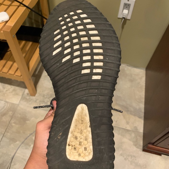 Black static yeezys - Picture 10 of 10